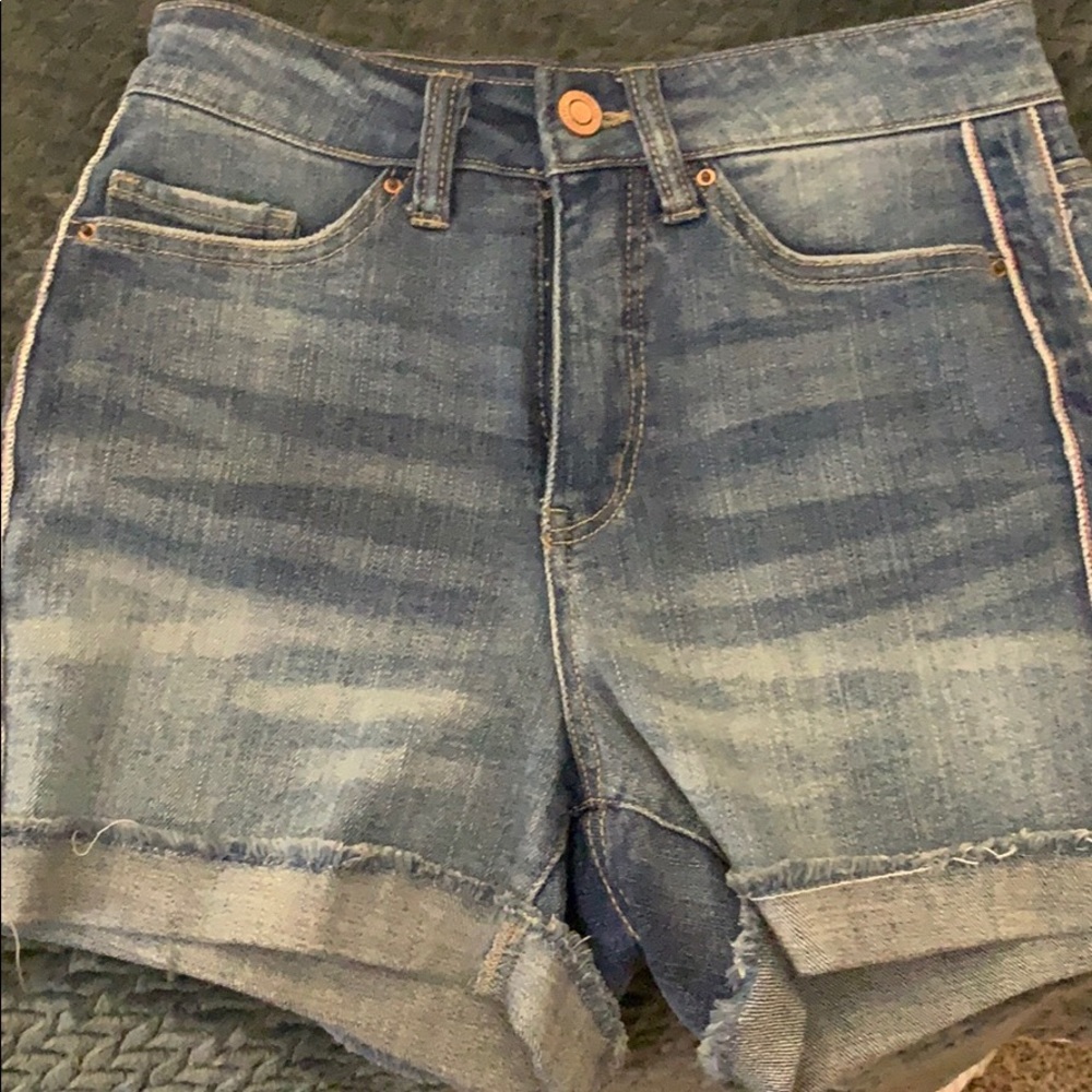 Cuffed jean shorts